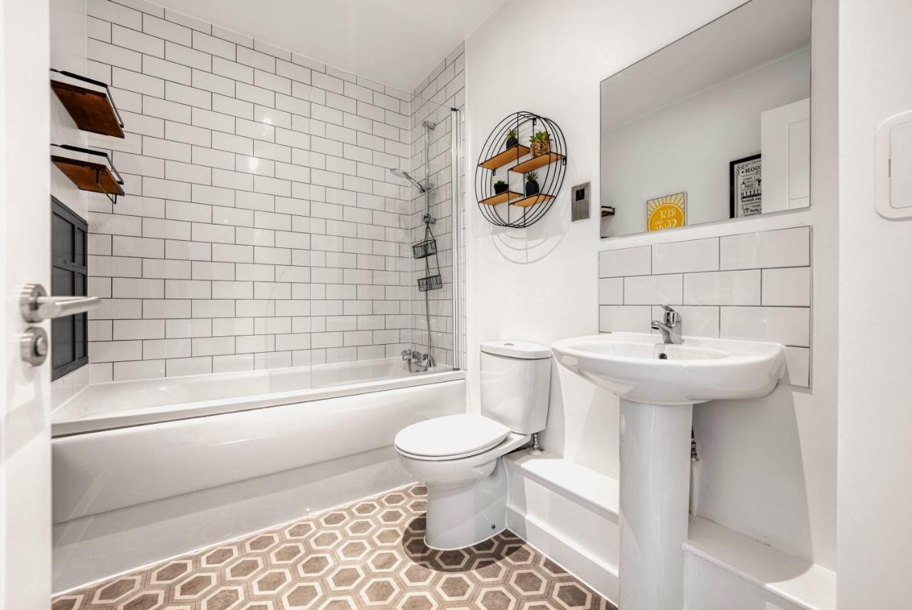 The Post House Two By Fortuna Property Gloucester Esterno foto